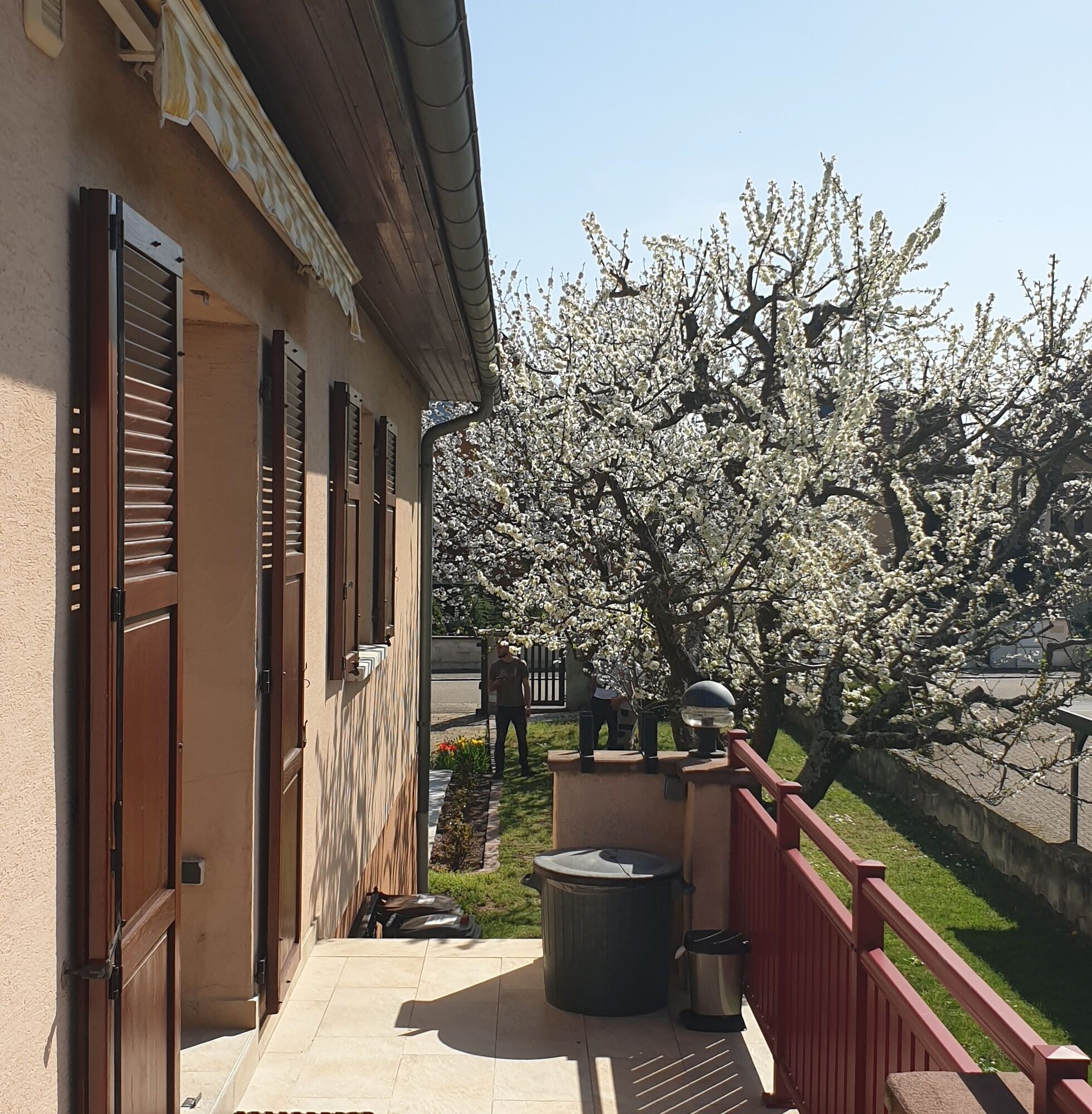 STORE_VOLET4 1960X2000 | Menuiserie amouroux Faites appel à nos experts dans le Haut-Rhin pour vos besoins en menuiserie Saint-Louis