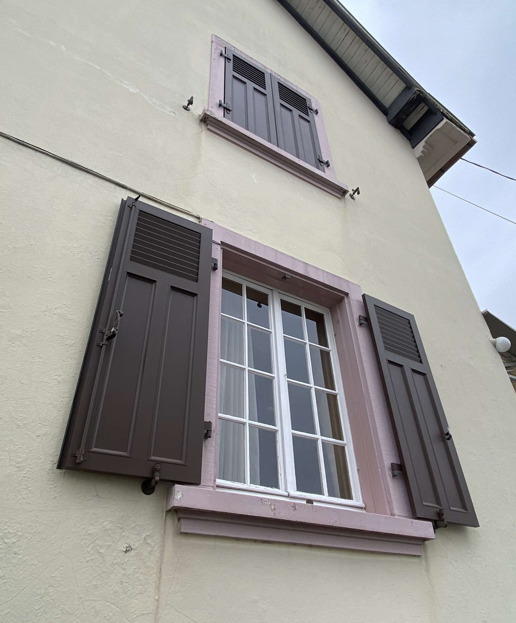 Comment &eacute;viter les pannes fr&eacute;quentes sur vos menuiseries gr&acirc;ce &agrave; un entretien r&eacute;gulier ? Audincourt