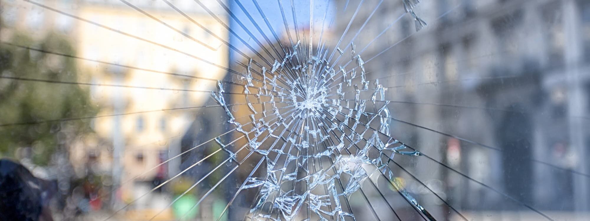 Que faire en cas de vitre bris&eacute;e ? Saint-Louis