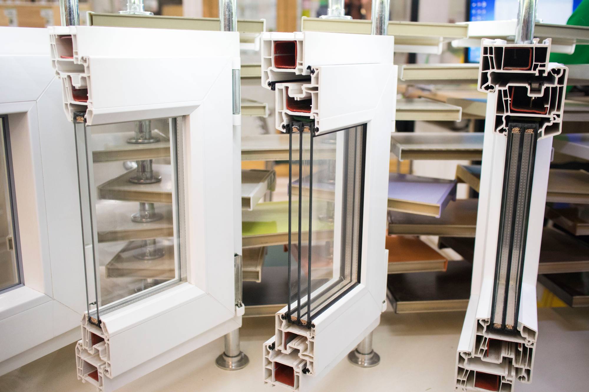 VITRAGE 1 | Menuiserie amouroux Comment choisir le bon type de vitrage pour vos fenêtres en aluminium ? Saint-Louis